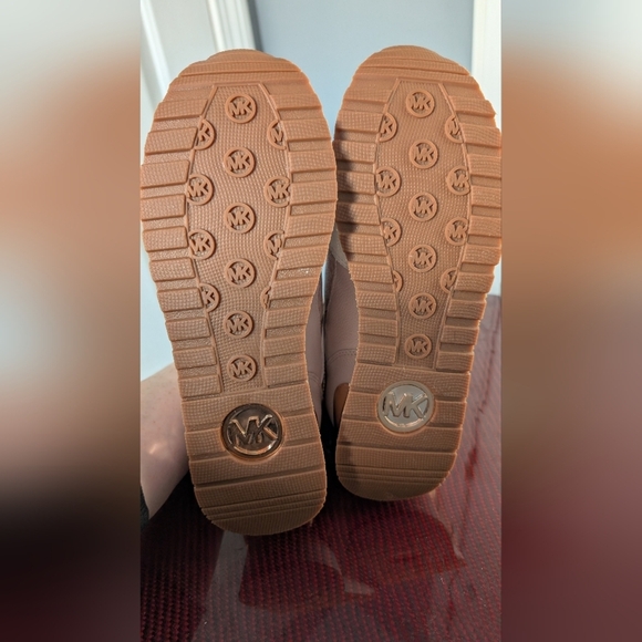 New Michael Kors Wilma Suede and Logo Trainer Size 7 Soft Pink - Picture 8 of 8
